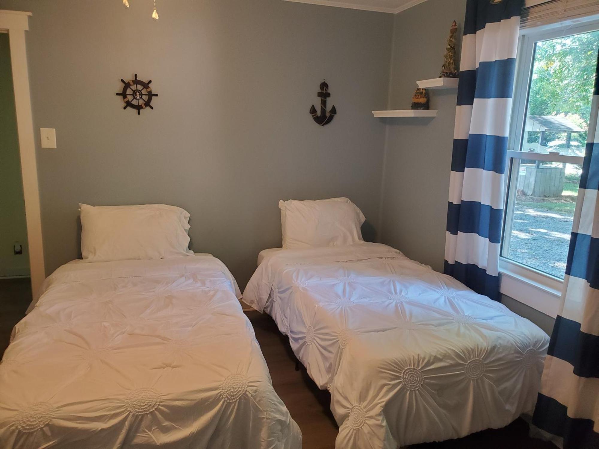 שרלוט Private Single Level Standalone House Large Lot - 3 Bedrooms מראה חיצוני תמונה