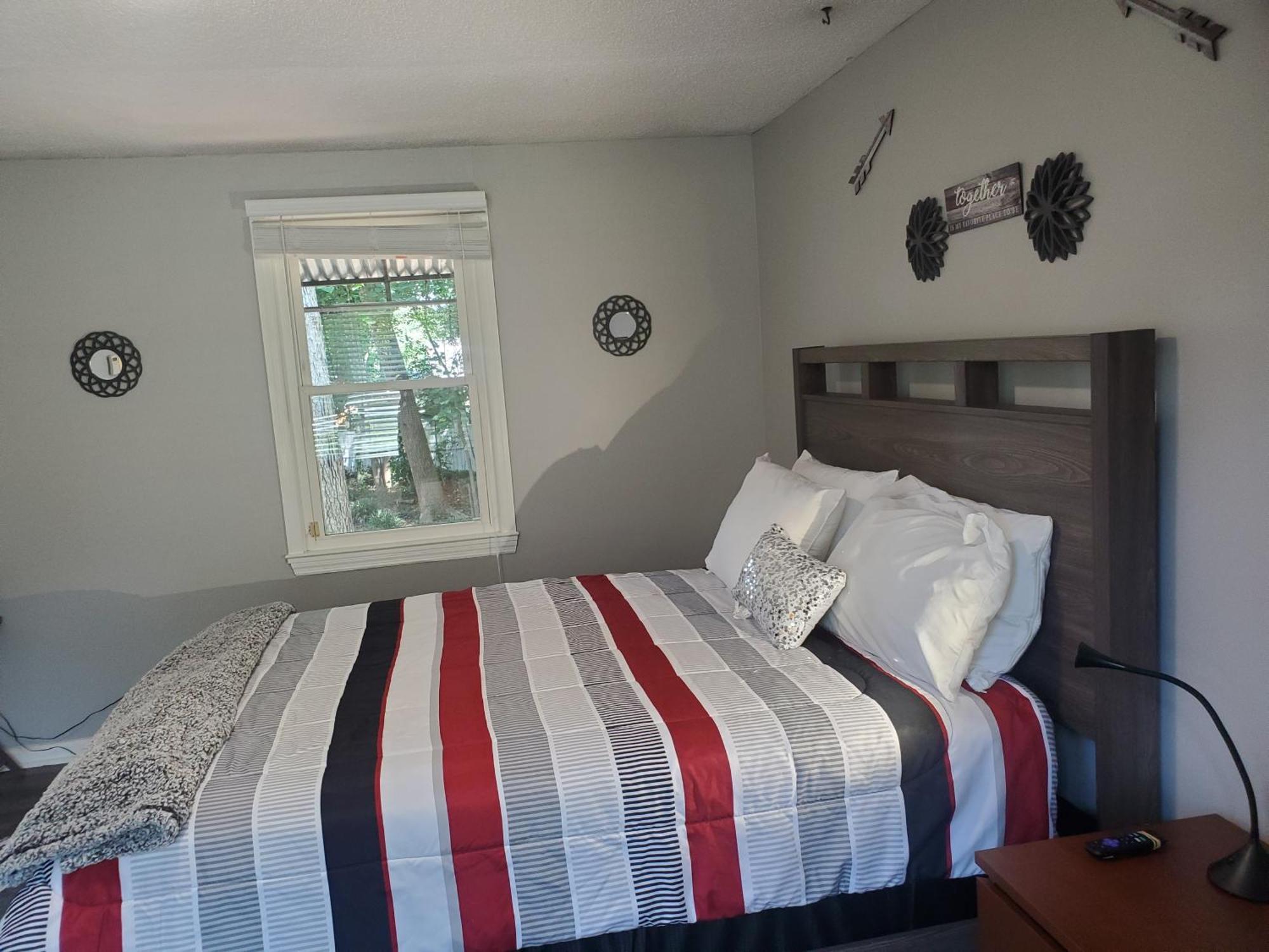שרלוט Private Single Level Standalone House Large Lot - 3 Bedrooms מראה חיצוני תמונה